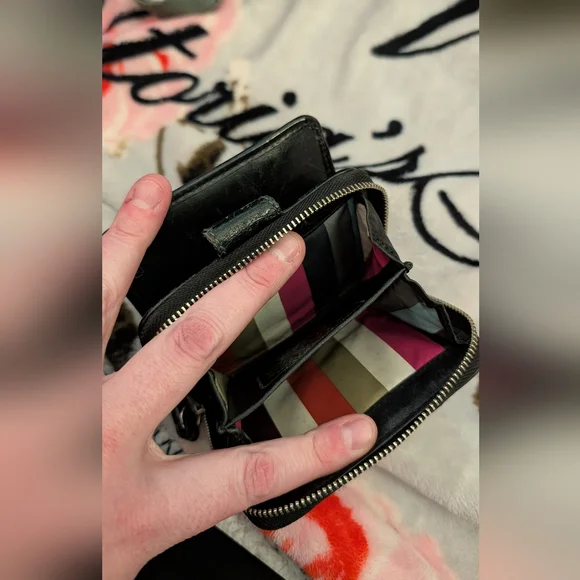 Vintage older style Coach wallet - Picture 7 of 7